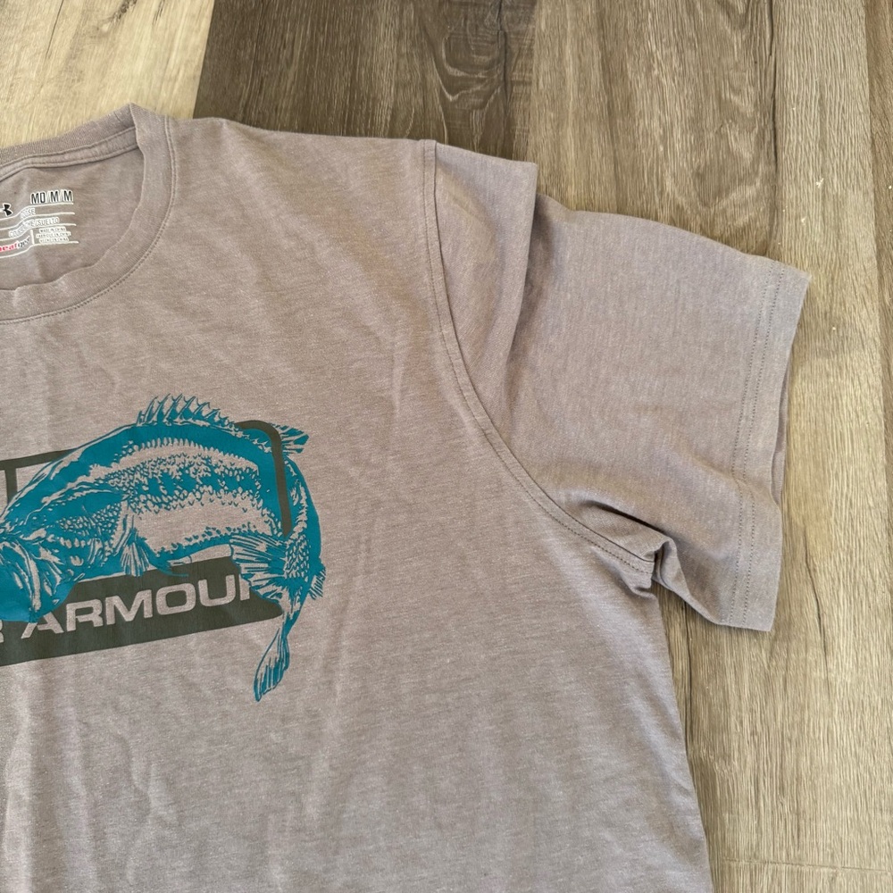 Under Armour Fishing T Shirt Medium Loose Fit - Picture 4 of 4